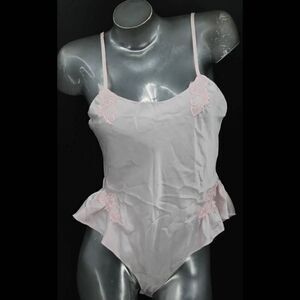 Vintage Amaretta Lingerie Teddy Romper Pink Small USA.


Sku RR19